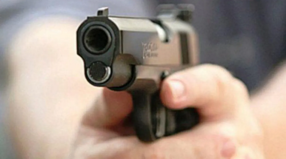 Alertă la Ciocana. Un tânăr a furat pistolul unui angajat al BPDS „Fulger” și a început a împușca